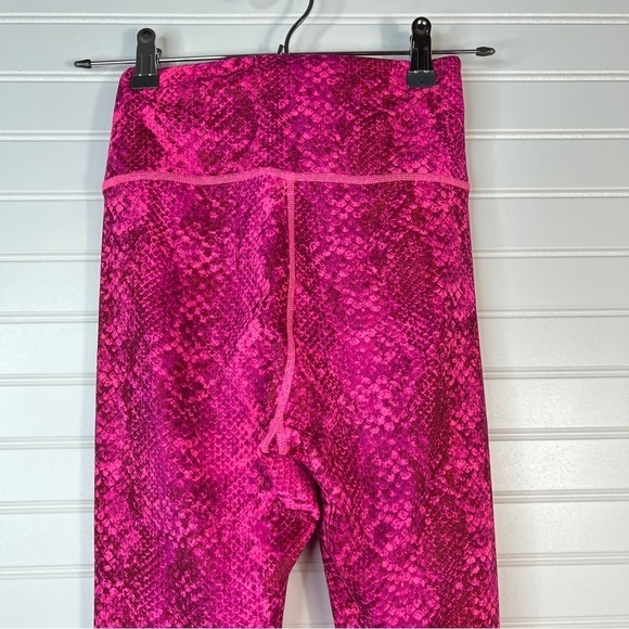 IVL Collective Athletic Yoga Leggings Got Pink Snake Print Sz 4 - Picture 7 of 10